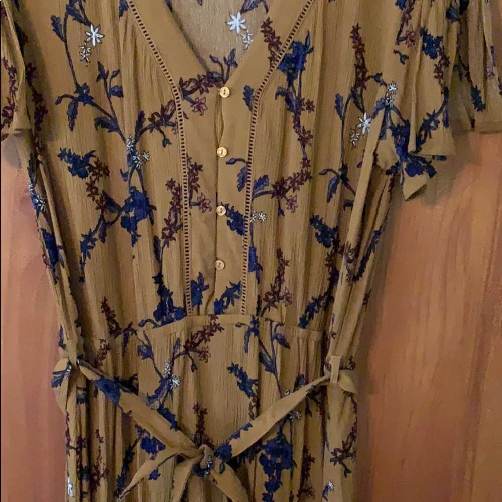 Maurice’s dress size medium